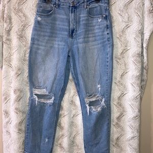 American Eagle High Waisted Curvy Mom Jean